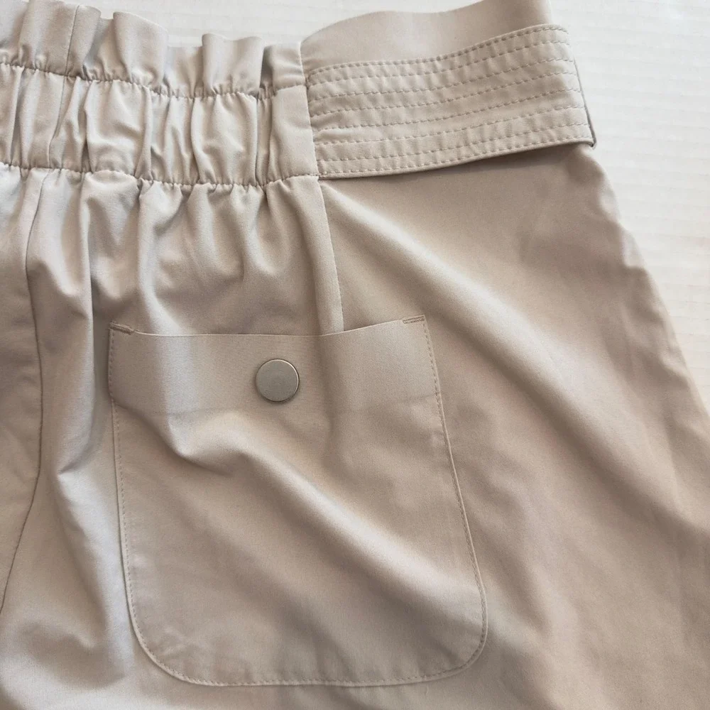 Athleta Skyline Short II Tan Paperbag Waist Tie Belt Shorts Womens Size 6